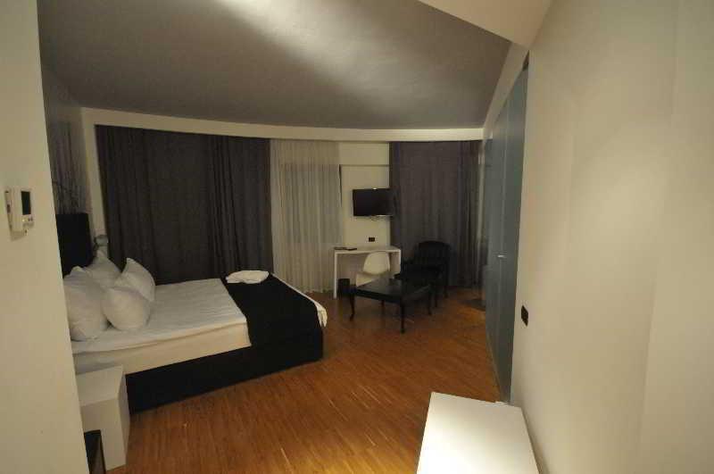 Sarroglia Hotel Bukarest Exterior foto
