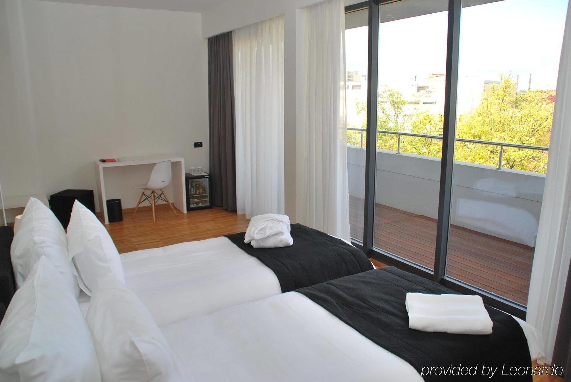 Sarroglia Hotel Bukarest Zimmer foto